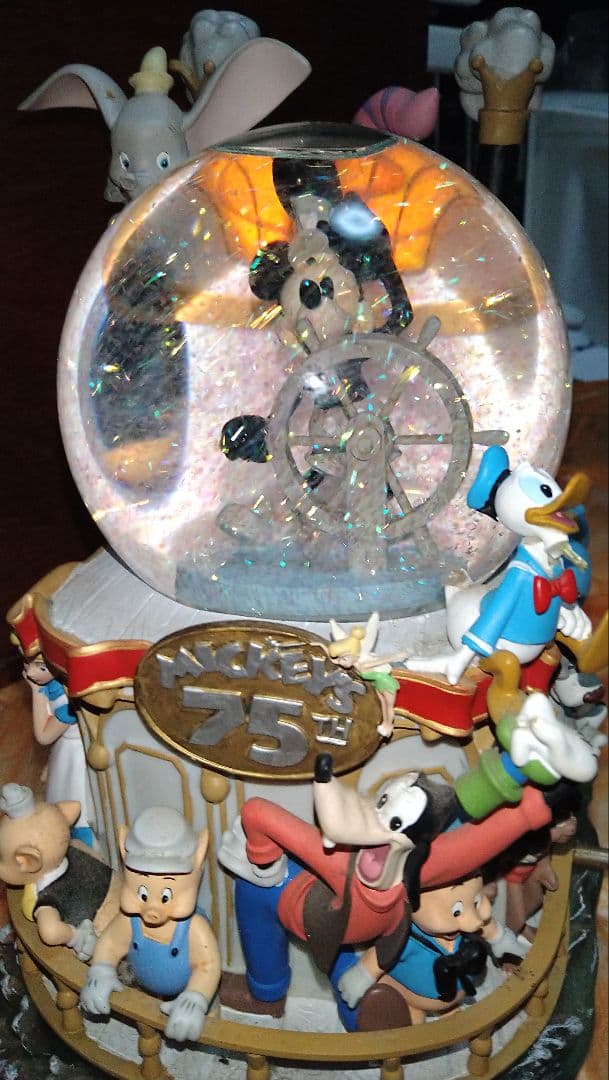 ディズニースノードーム 75周年記念