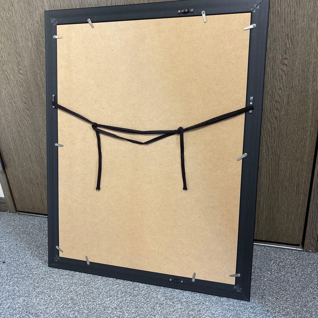 よむ　サイン入り複製原画　黒い服のキャラクター