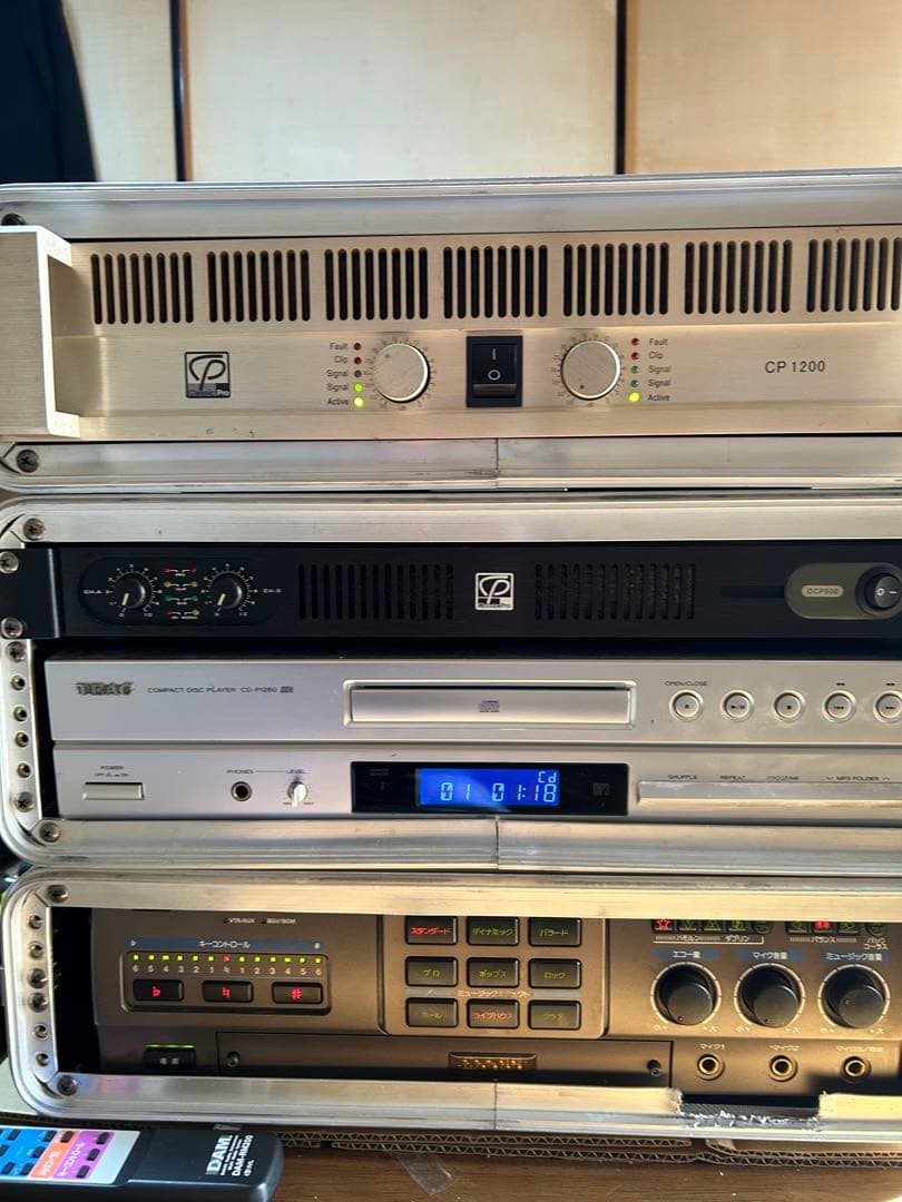 CP 1200 パワーアンプ