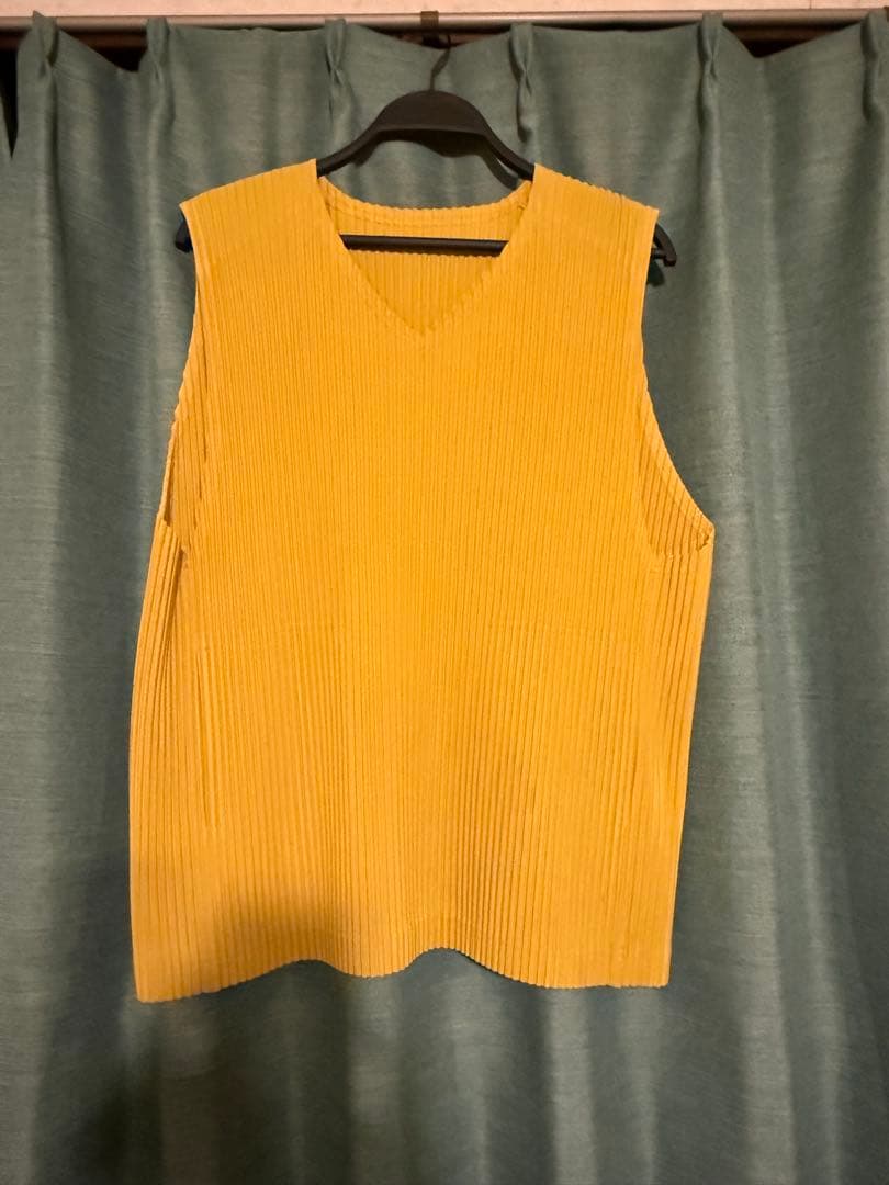 HOMME PLISSE　ベスト　サイズ3