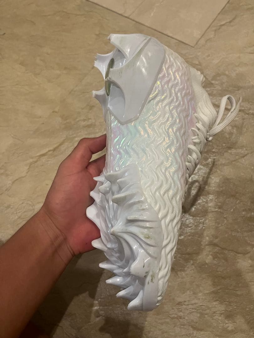 UNDER ARMOUR SPOTLIGHT T PRO 27.0値下げ可能