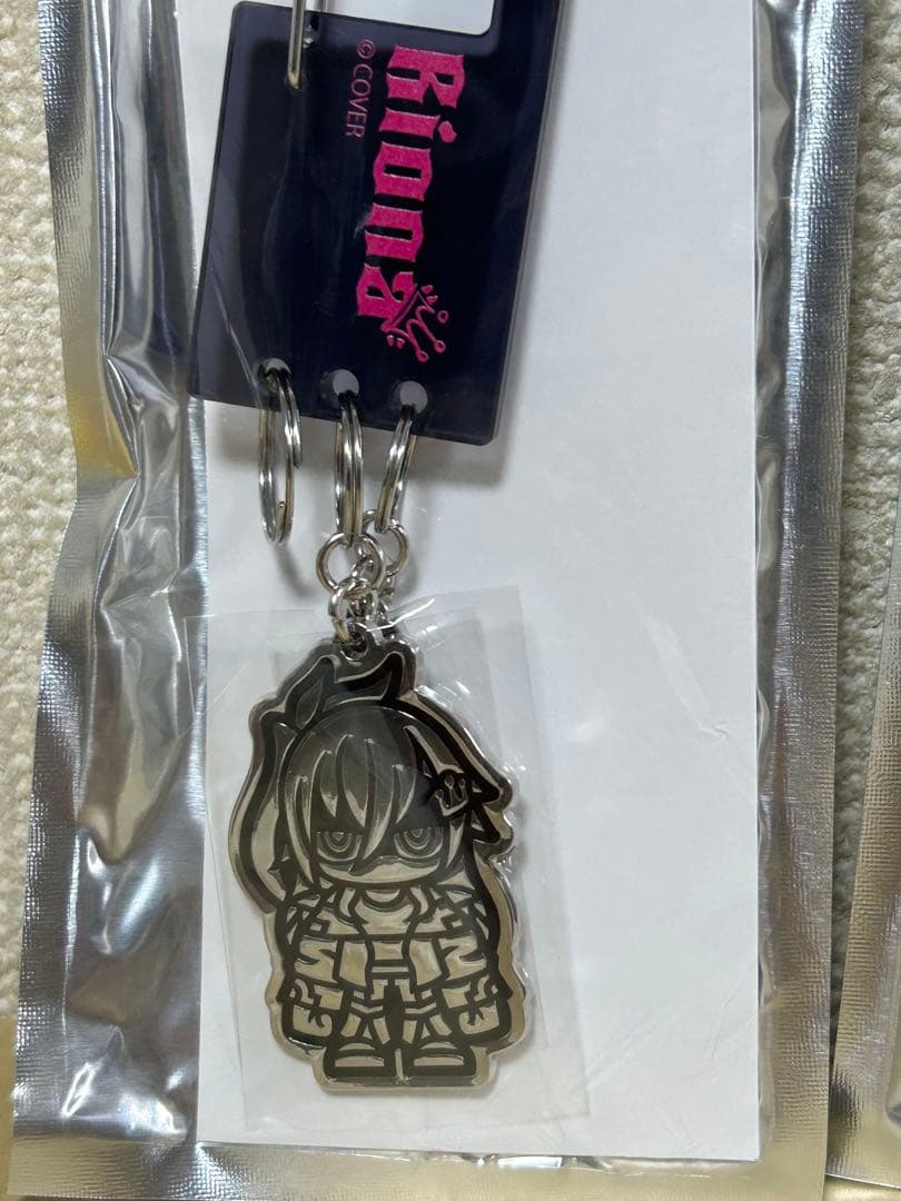 ホロライブ カラビナメタルキーホルダー　3種　FLOW GLOW デビュー記念