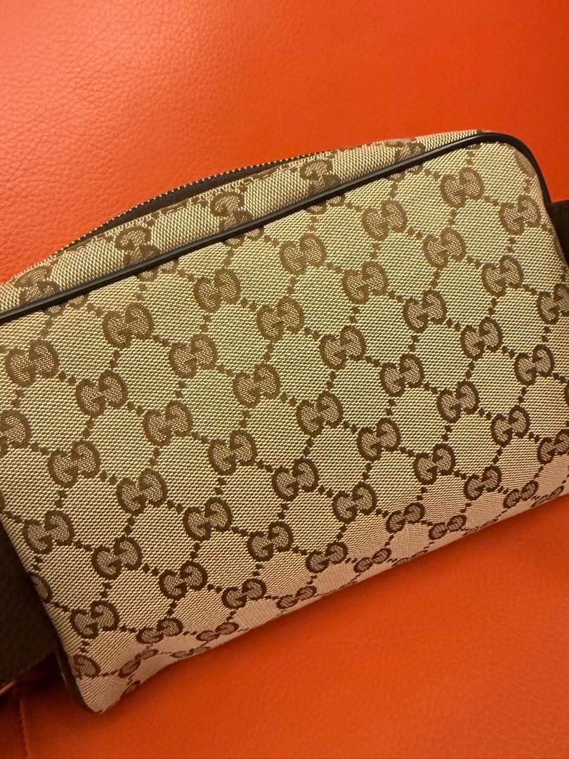 GUCCIグッチボディバック☆GGキャンバス