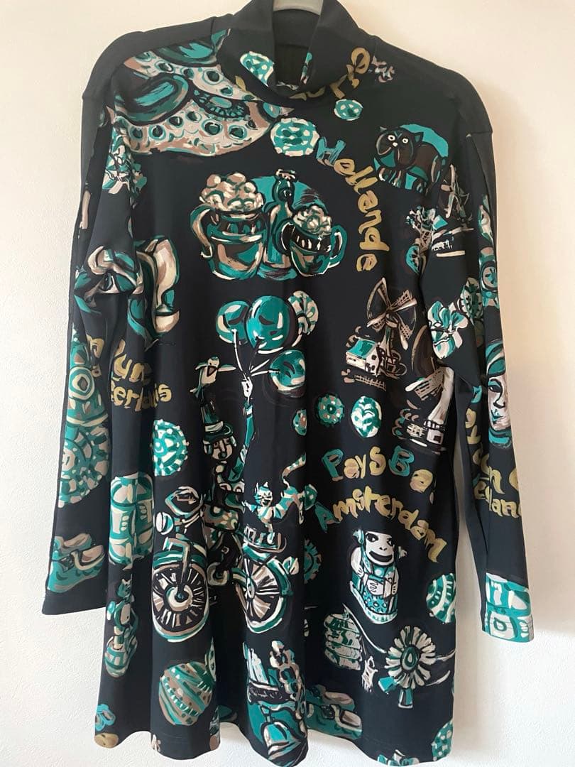 トクコプルミエヴォル/カーキ系グラフィックプリント 長袖チュニック