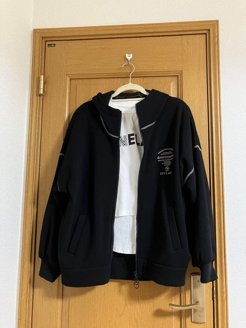 【ゆんページです】ayane のボンバーヒートパーカーとディアーゴTシャツ