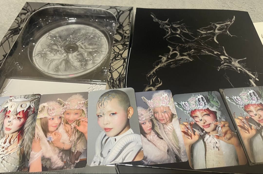 XG アルバムXGver. ALPHAZver. wokeupCD ステッカー