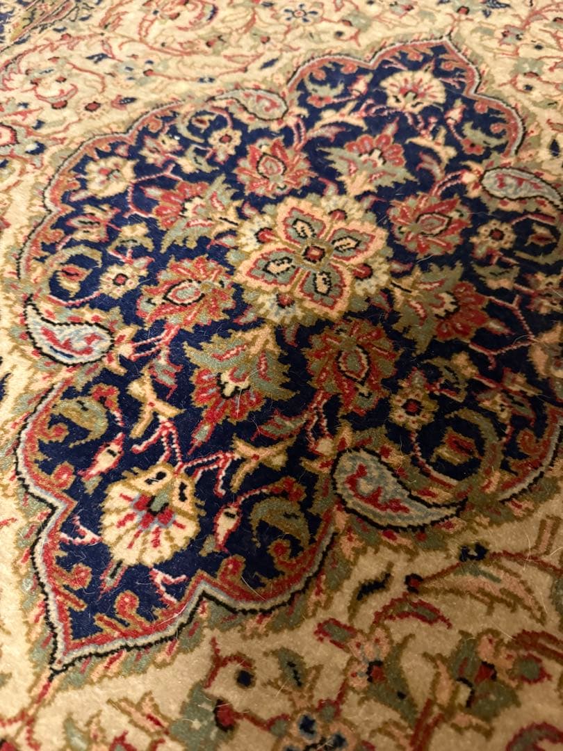 ペルシャ絨毯　　イラン　ウール