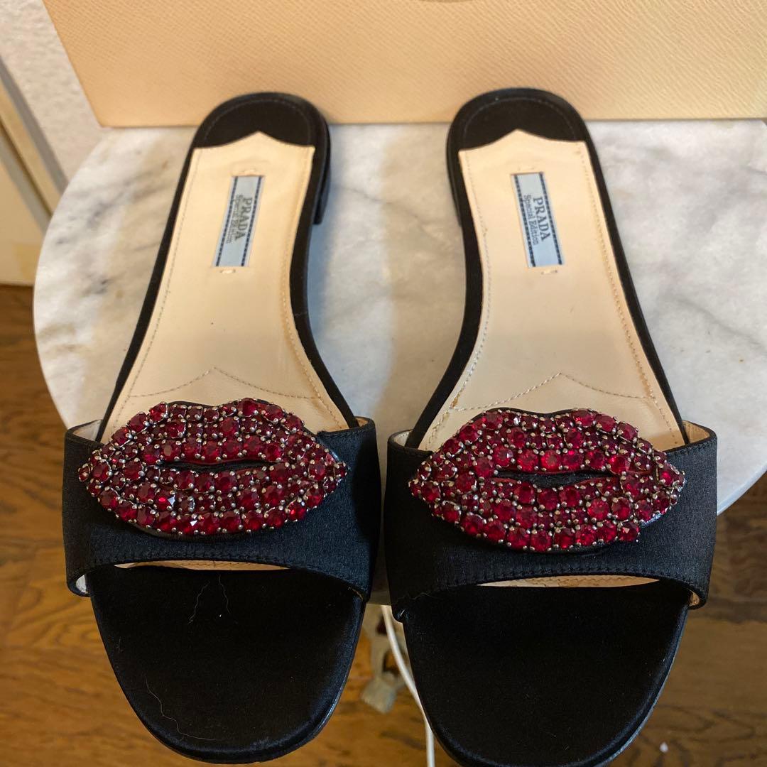 PRADA リップモチーフ ミュールサンダル