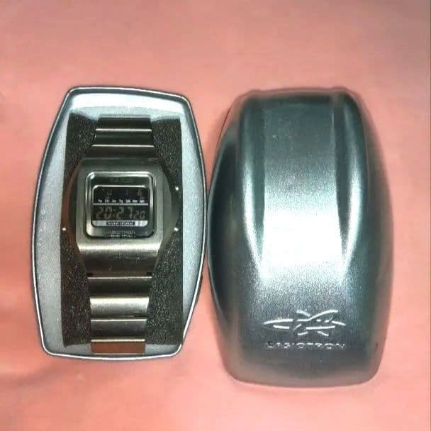 CASIO　カシオトロン　復刻　チタン