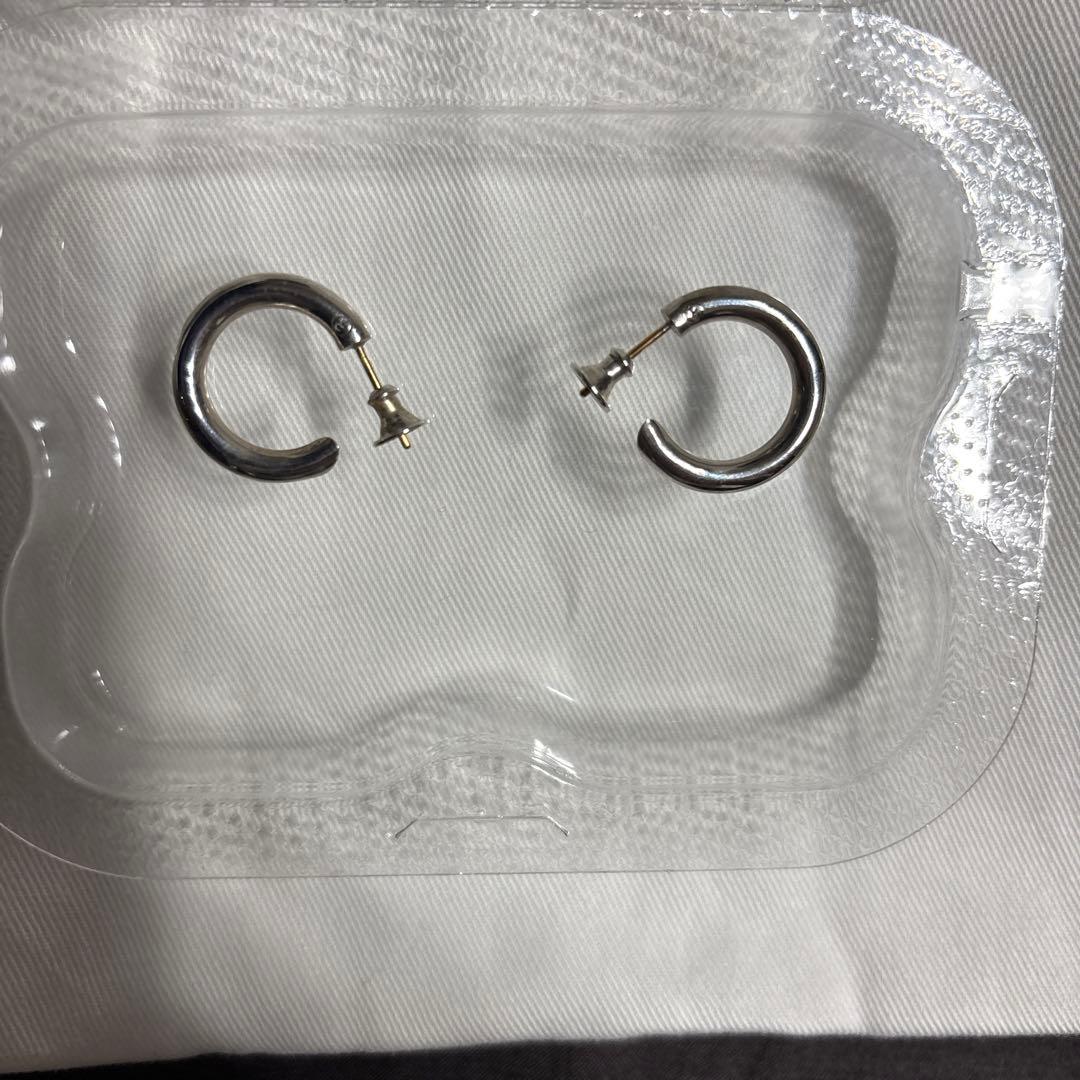 n*7様 CAREERING フープピアス シルバー　オリジナルポーチ付き