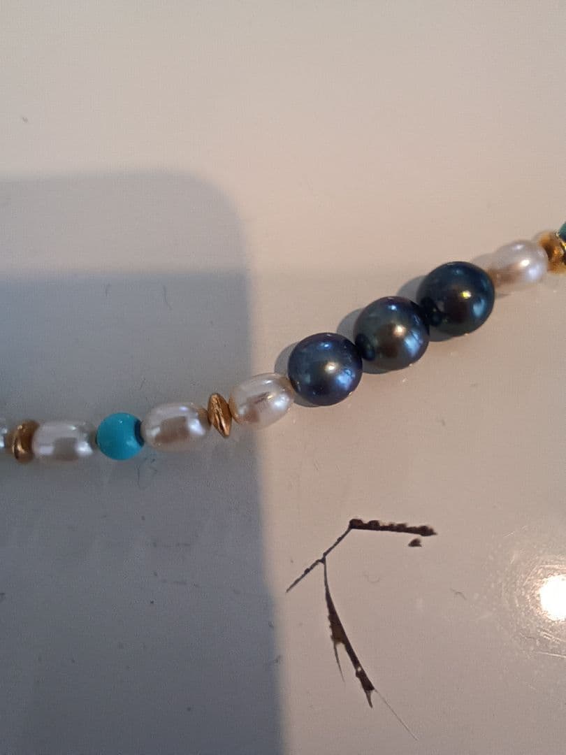 ターコイズブルーとパールのネックレス