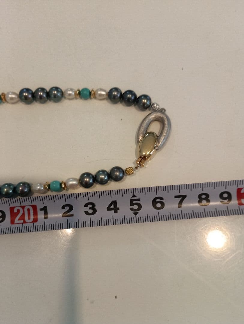 ターコイズブルーとパールのネックレス