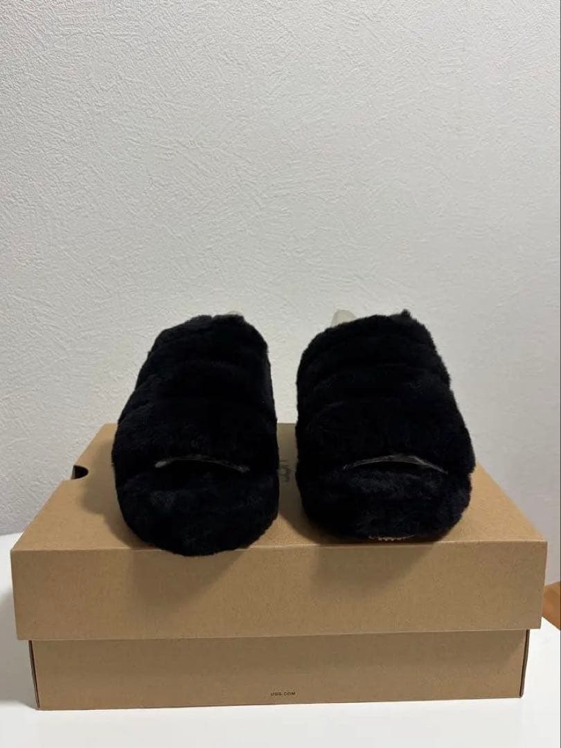 【未使用】 UGG アグ ファー サンダル 黒 25cm ラスト1点