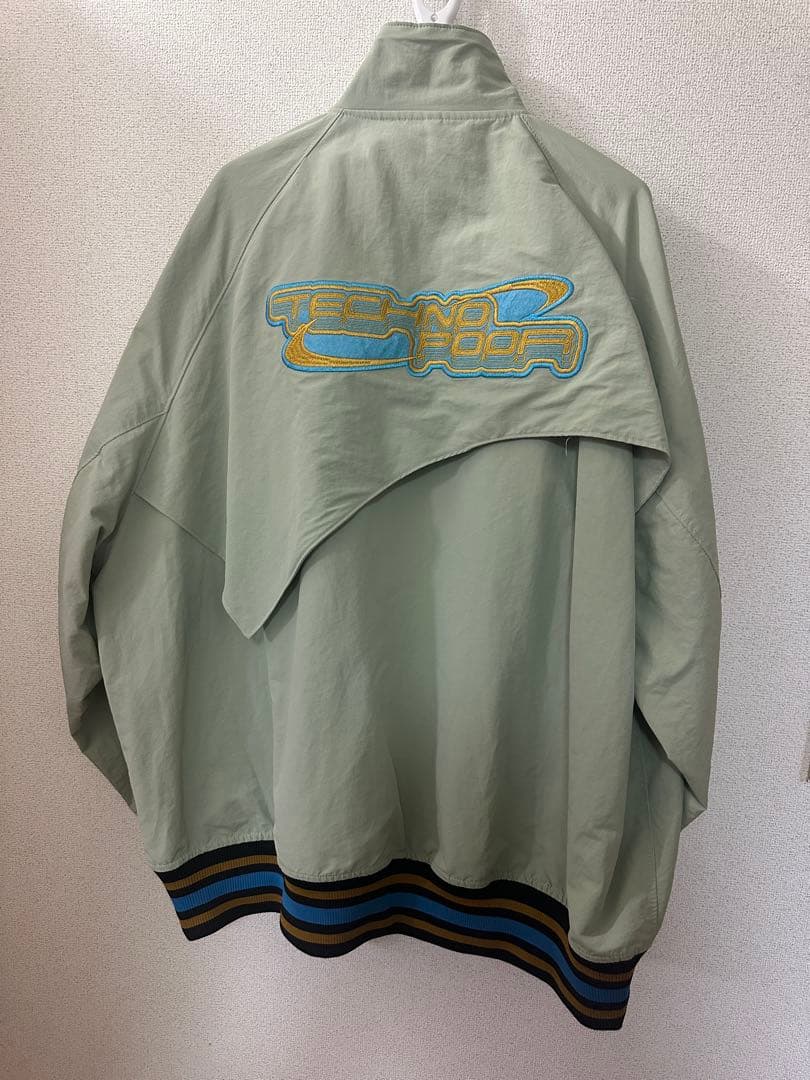 ずとまよ ZUTOMAYO テクノプアジャケット ライトグレー L