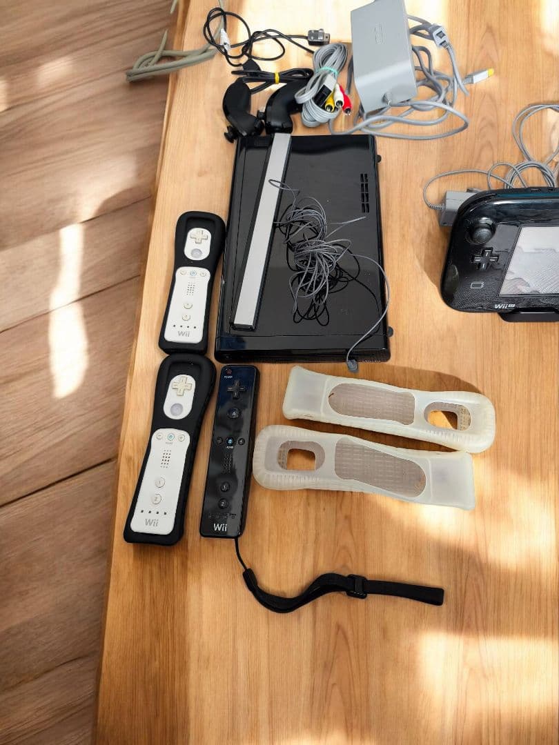 Wii U 本体 （32GB）＋Wii 本体＆ソフト15本付き