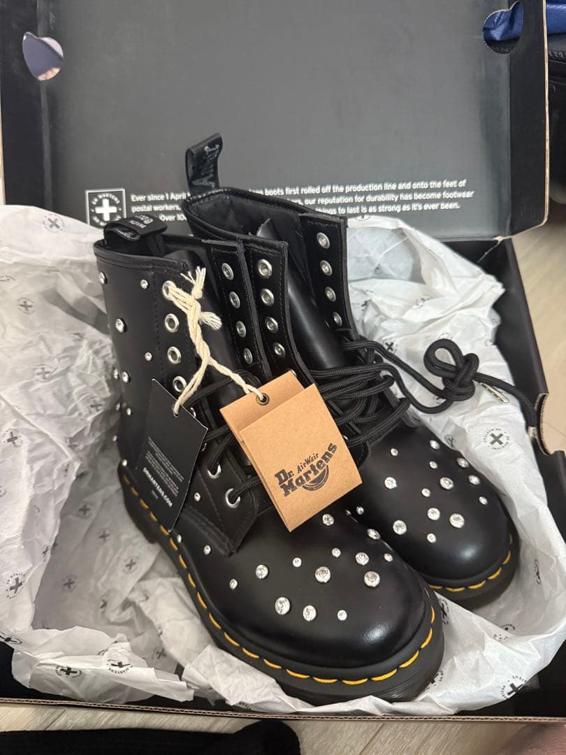 ドクターマーチン×スワロフスキー Dr.Martensブーツ限定品