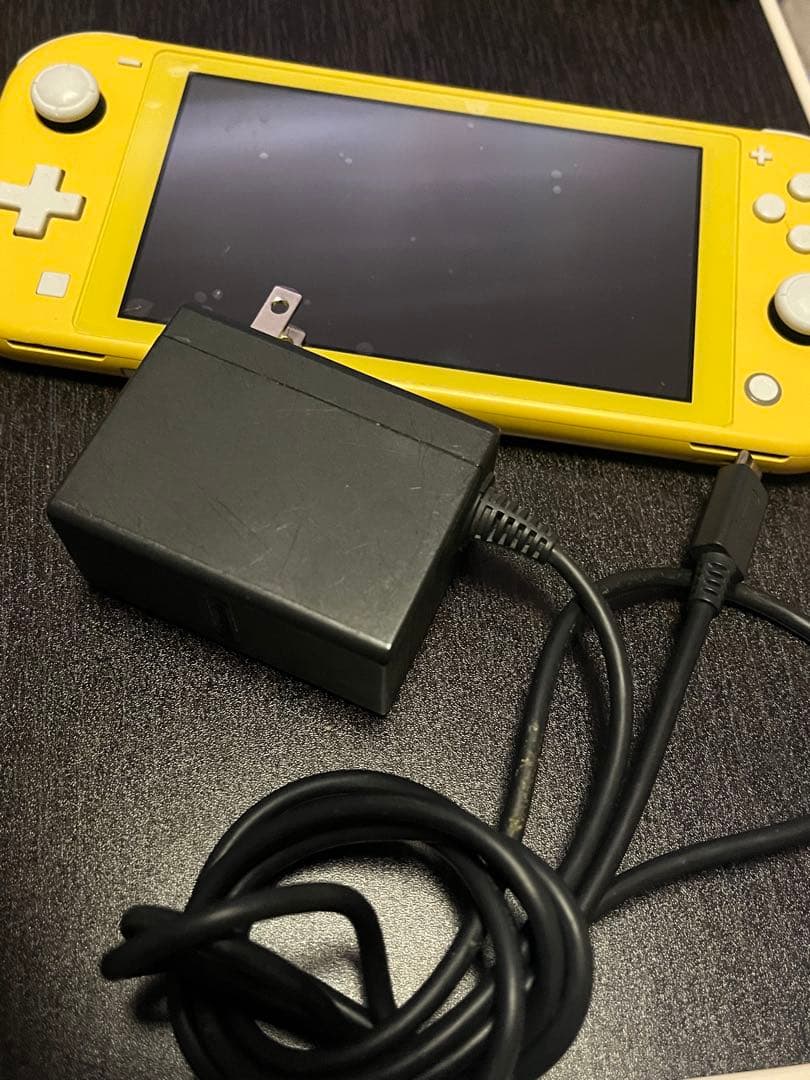 Nintendo Switch Lite イエロー 本体と充電器付き