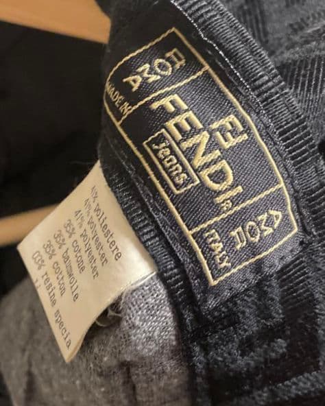 最終お値下げ！未使用に近い:フェンディ　ハ−フパンツ