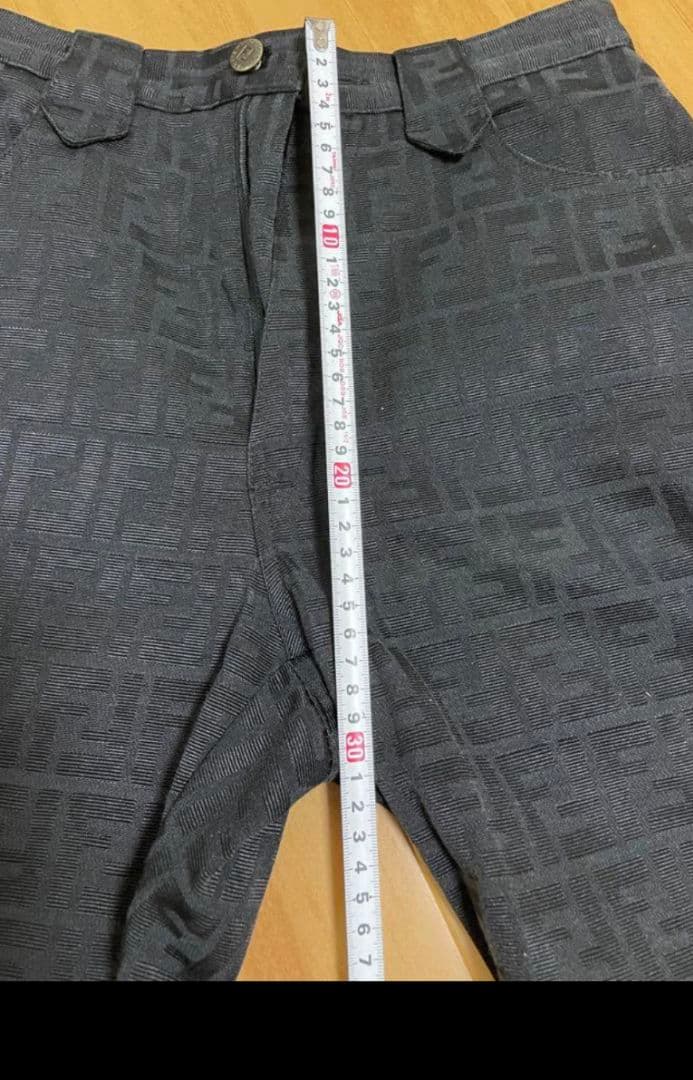 最終お値下げ！未使用に近い:フェンディ　ハ−フパンツ