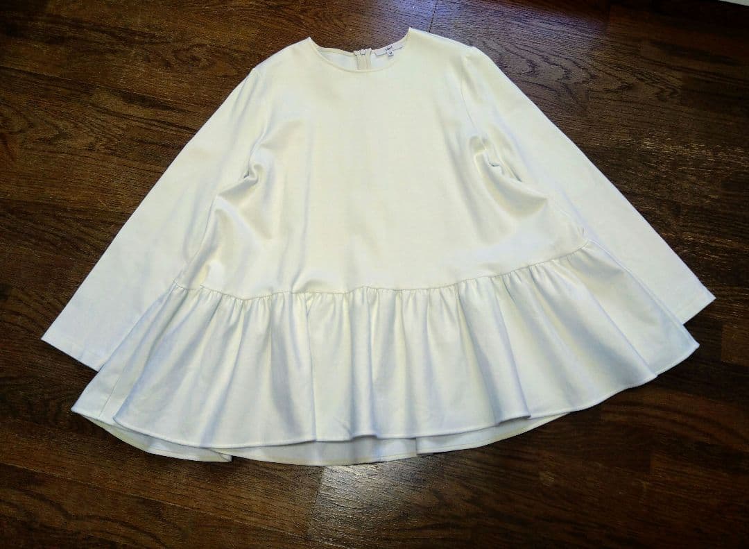 【 美品 】　yori ヨリ ぬくぬくヘムフリルブラウス　フレア　カットソー