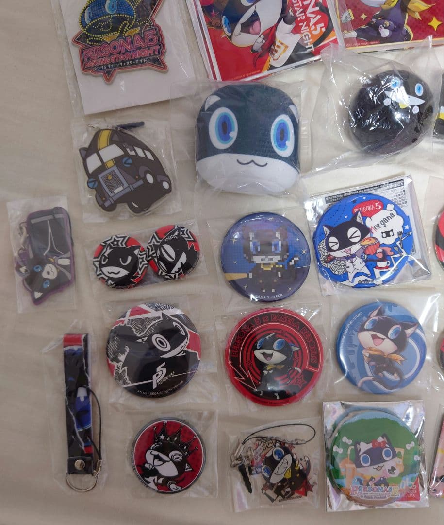 キ*ん様 ペルソナ5 モルガナ モナ ぬいぐるみ アクリルスタンド 缶バッジ ま