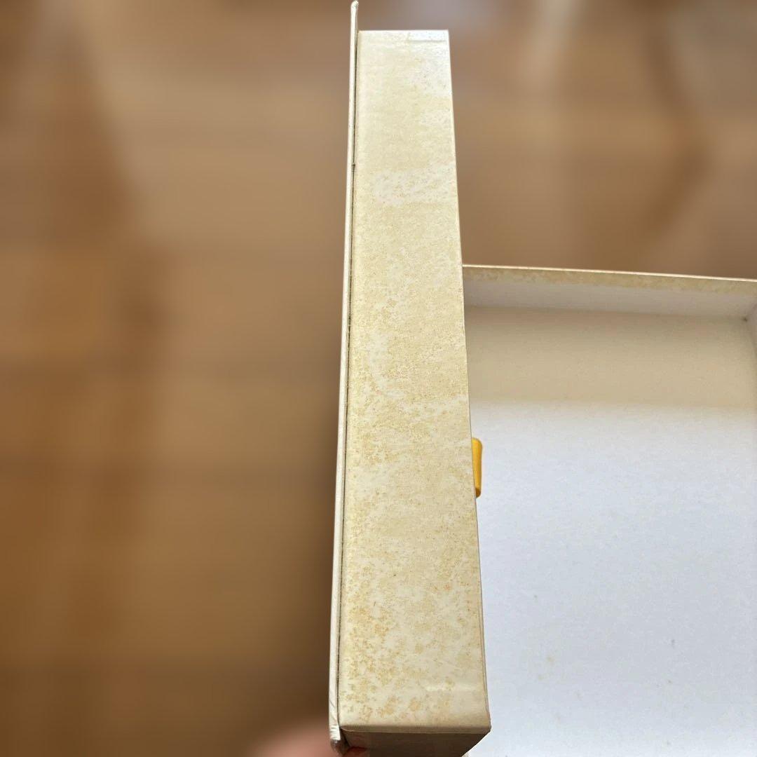 √5 TAKAHIRO UEMURA 美容師