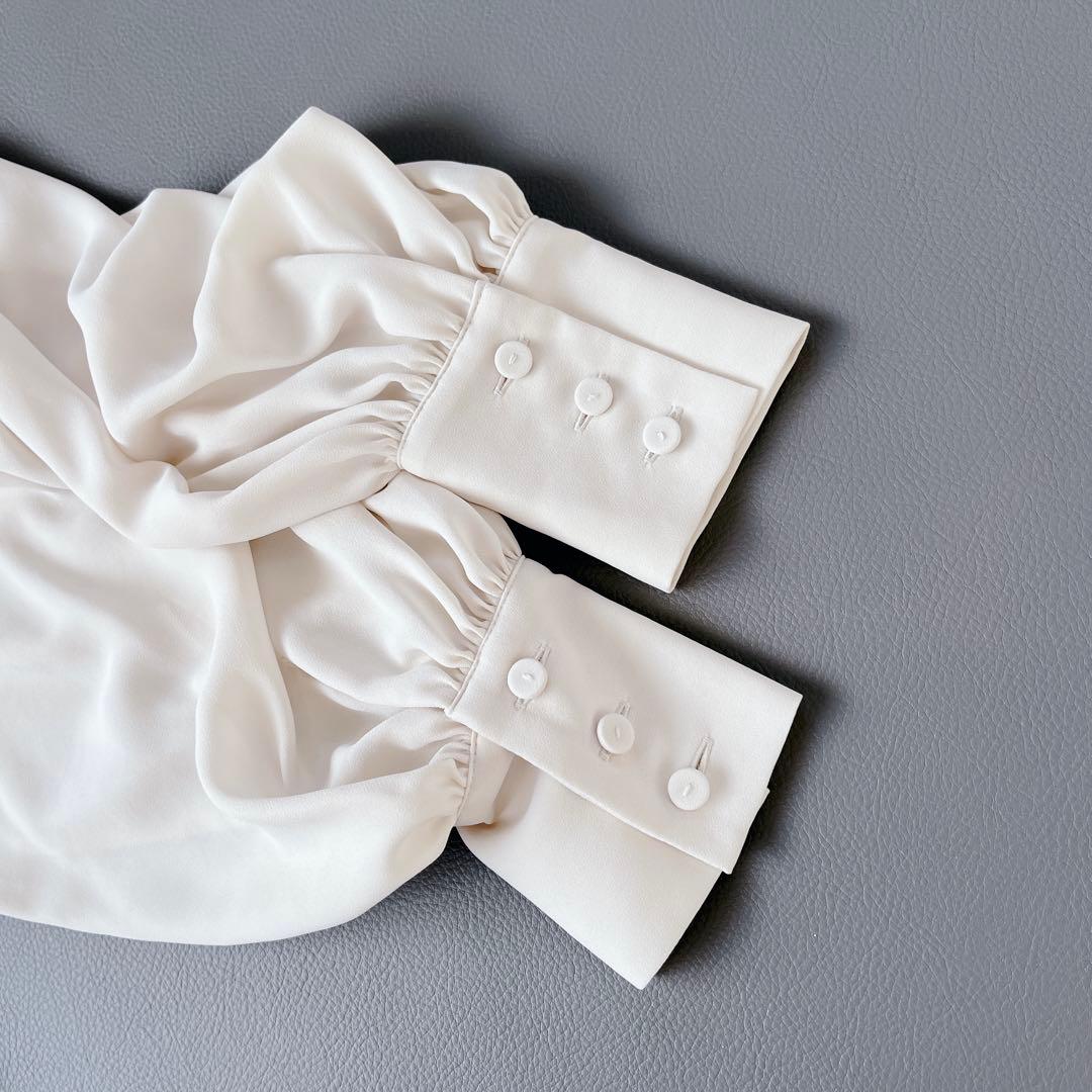 タグ付き✨BEIGE，RHYL ジョーゼット　スタンドカラー　ブラウス