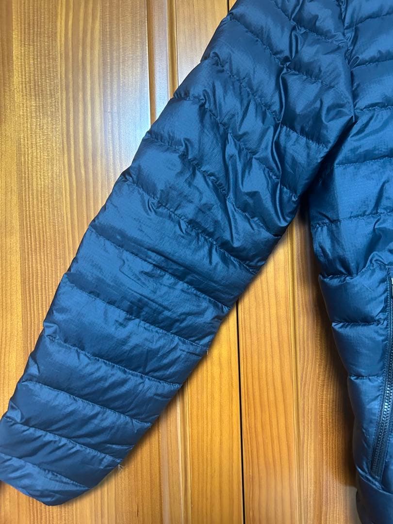 Patagonia 高性能・希少色ジャケット 【定価38500円】