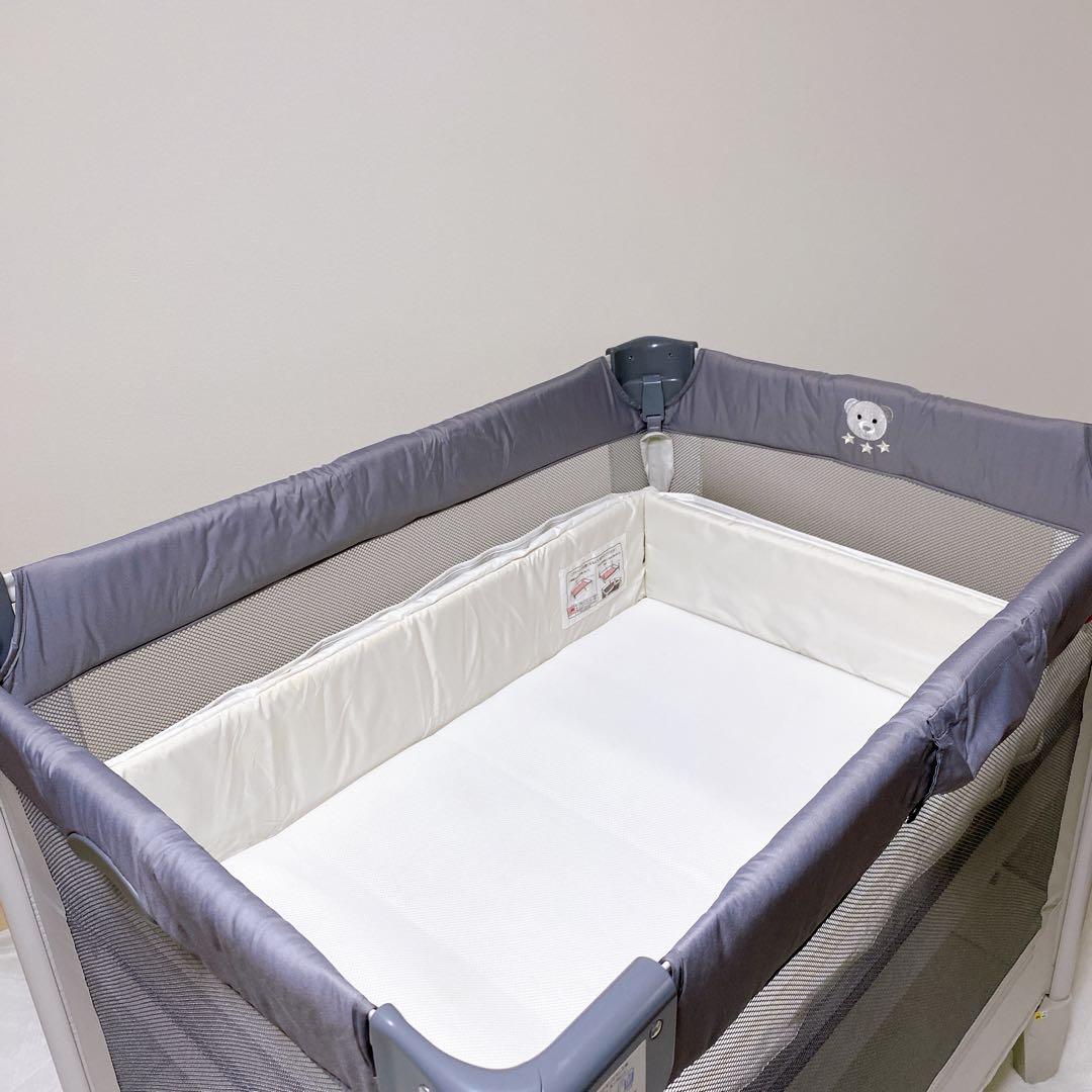 アップリカ　ココネルエアーAB　グレー　ホワイト　ベビーベッド　ベビーサークル