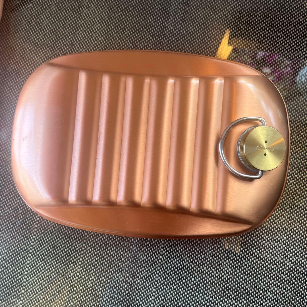 USEDです。汚れ、キズなどがあります。新光堂の銅湯たんぽ　小（袋付き）