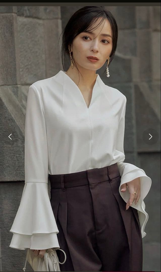 anuansアニュアンスラッフルスリーブブラウス