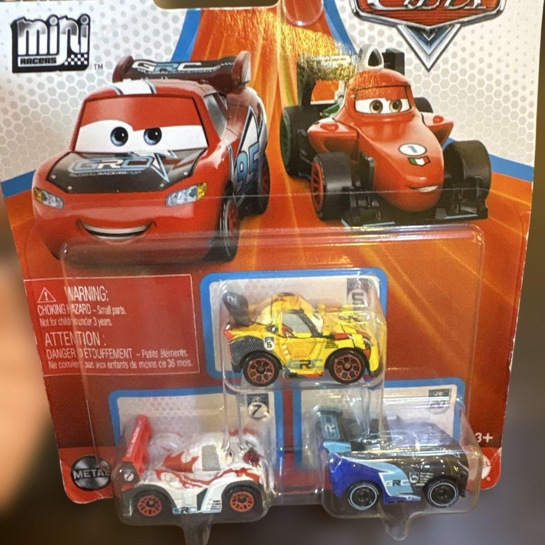 海外限定品　Disney Pixar Cars ミニカー 3台セット