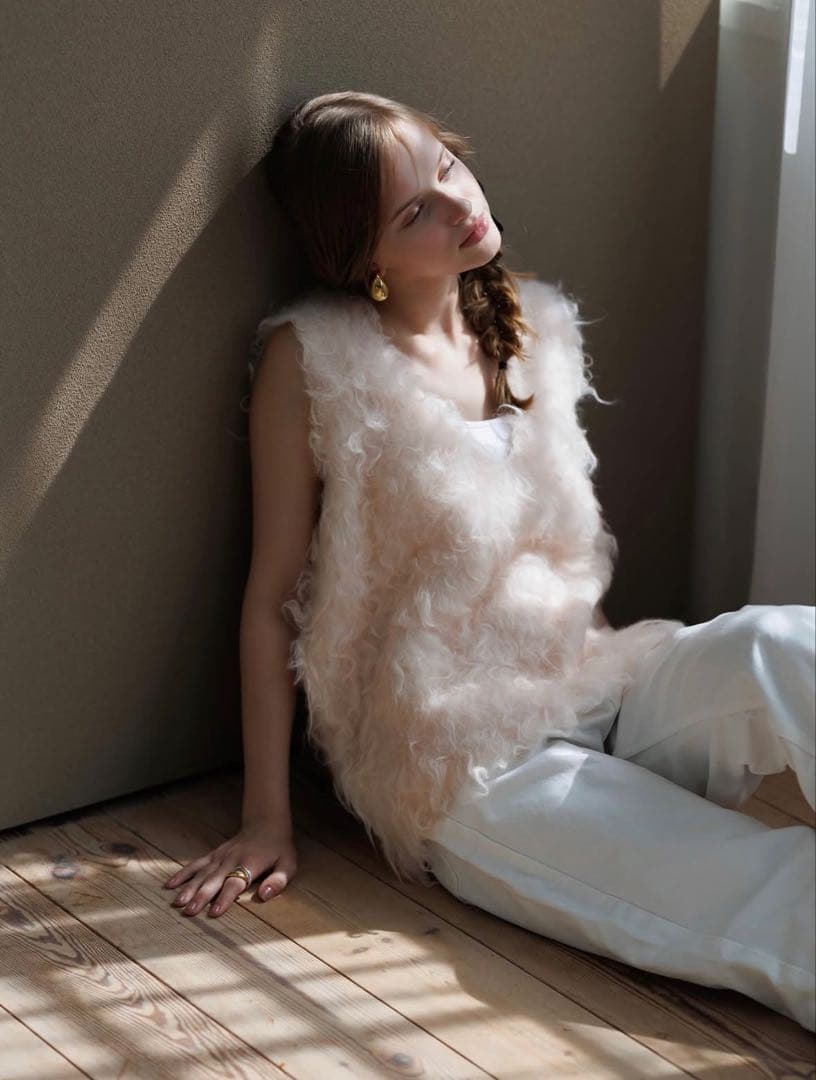 【美品】Pois ノースリーブVネックニットベスト