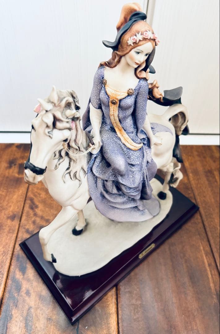 Giuseppe Armani Lady On Horseジュゼッペ アルマーニ