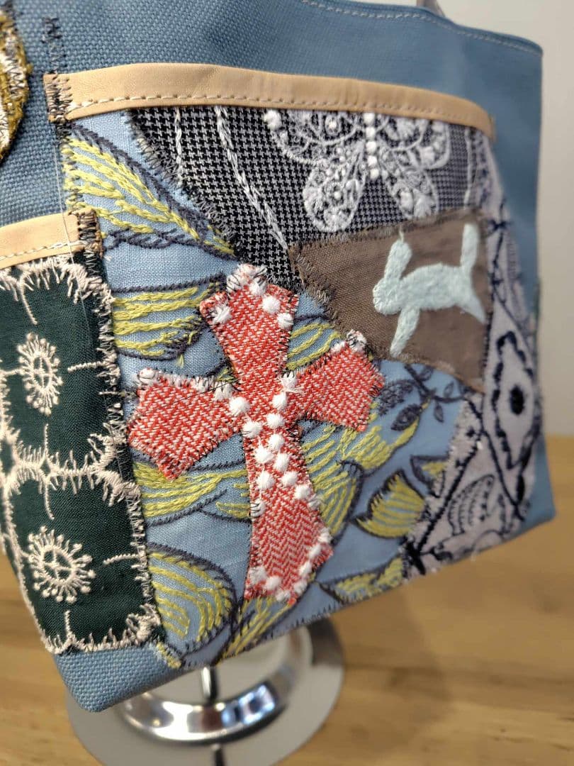 ミナペルホネン /タンバリンクロスカケラパッチ/しきりトートSサイズ/ブルー