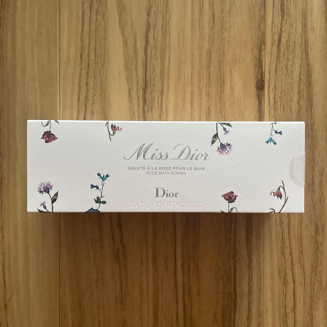 DIOR ROSE BATH BOMBSとおまけ