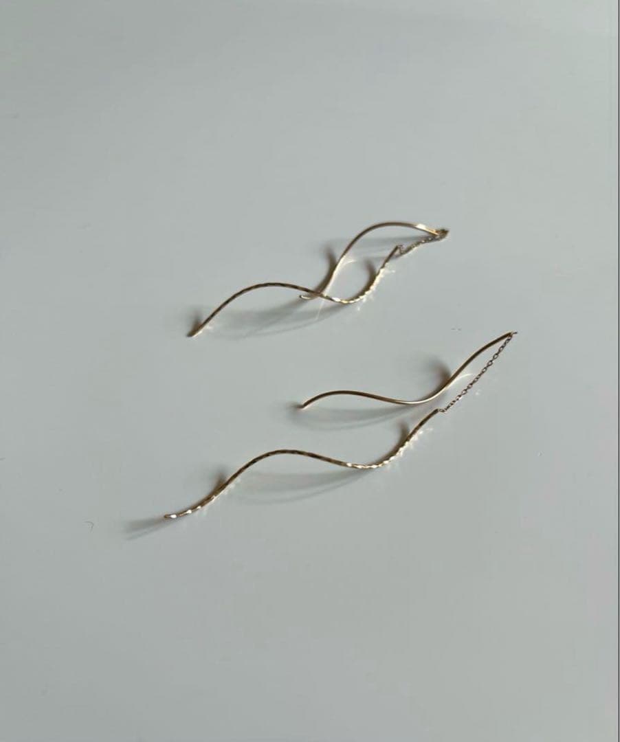 ココシュニックポリッシュミラーカットチェーンピアス片耳¥81400ヒロタカete