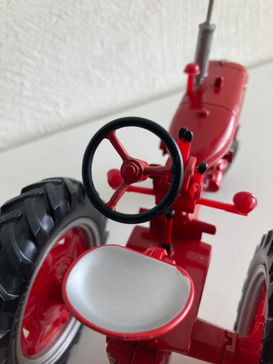 ミニカー　アメリカントラクター　McCORMICK FARMALL