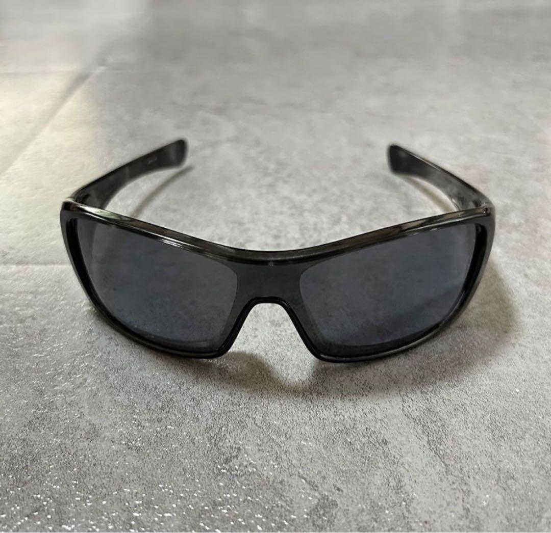 IO 着用　Oakley サングラス