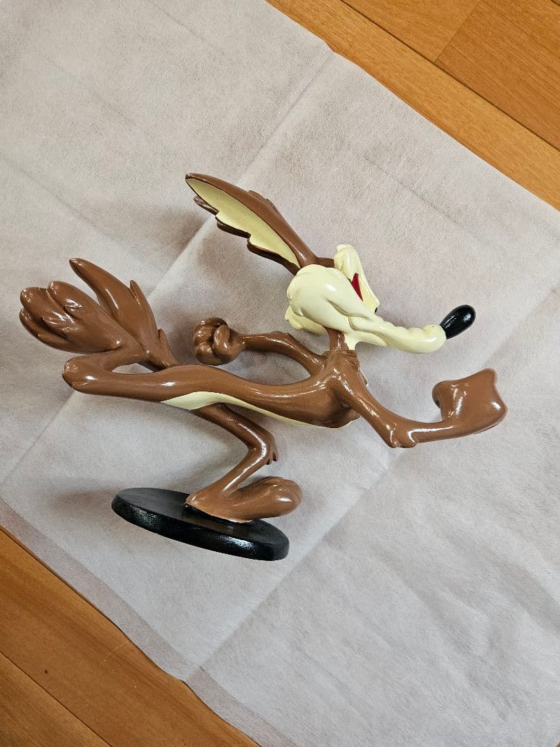 ワイリー・コヨーテ フィギュア 約20cm