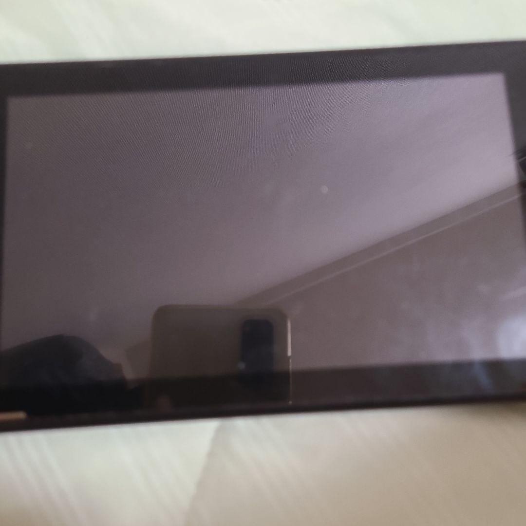 Nintendo Switch　本体と充電ケーブル付き