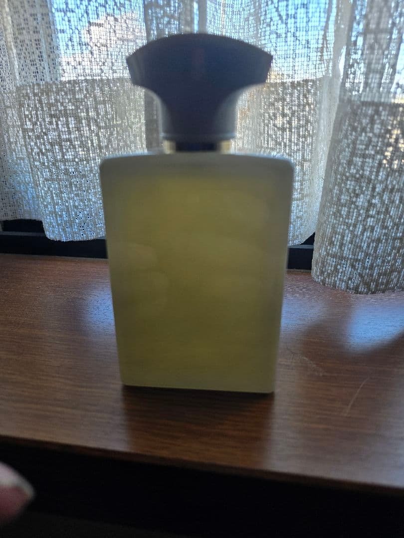 AMOUAGEのDECISIONオードパルファム100ミリ