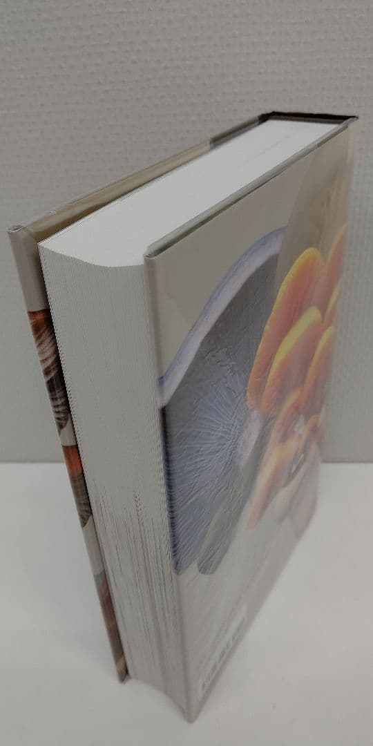 『 THE BOOK OF FUNGI 』世界きのこ大図鑑 オリジナル英語版