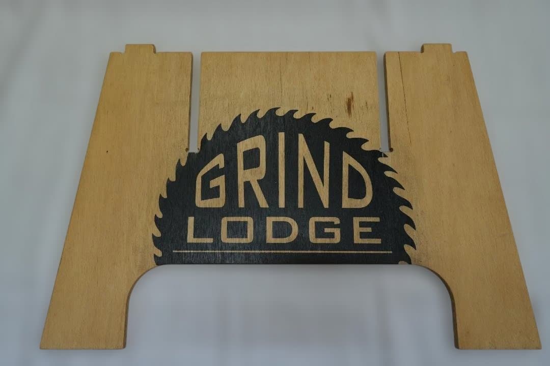 GRINDLODGE グラインドロッヂ　ソーテーブル