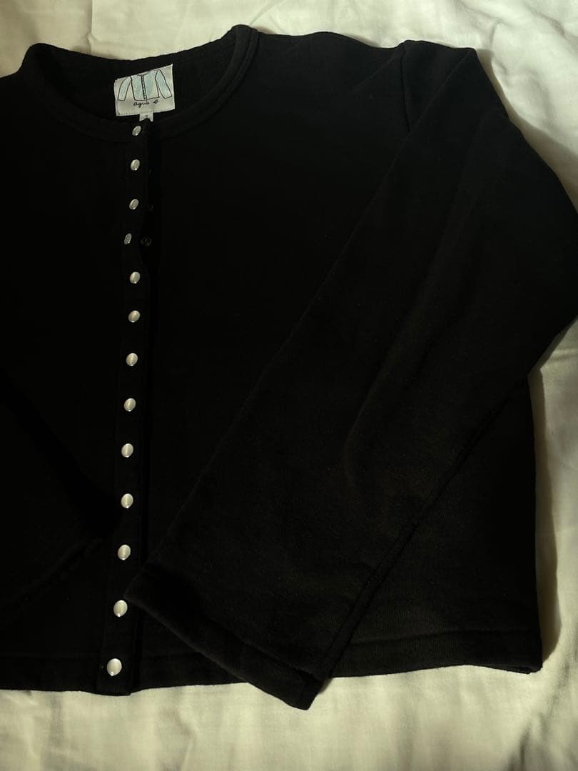 美品　アニエス・ベー　ブラック ボタン付き クロップドカーディガン
