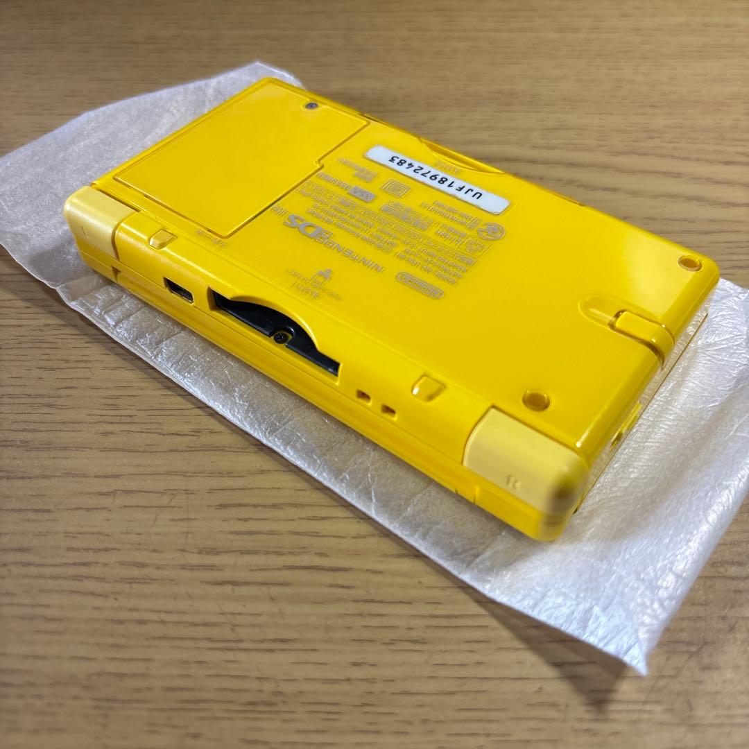 美品　ニンテンドーDS LITE ピカチュウエディション 箱付き