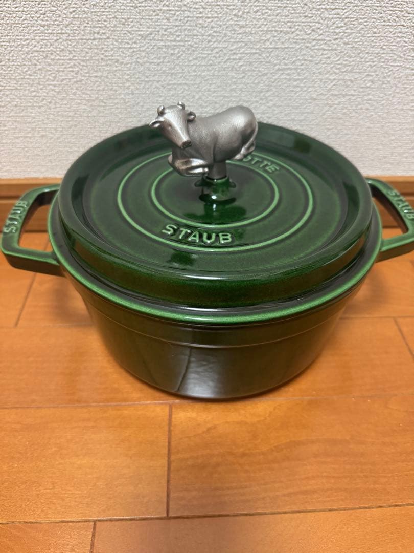 STAUB 両手鍋 グリーン 22cm アニマルノブ付