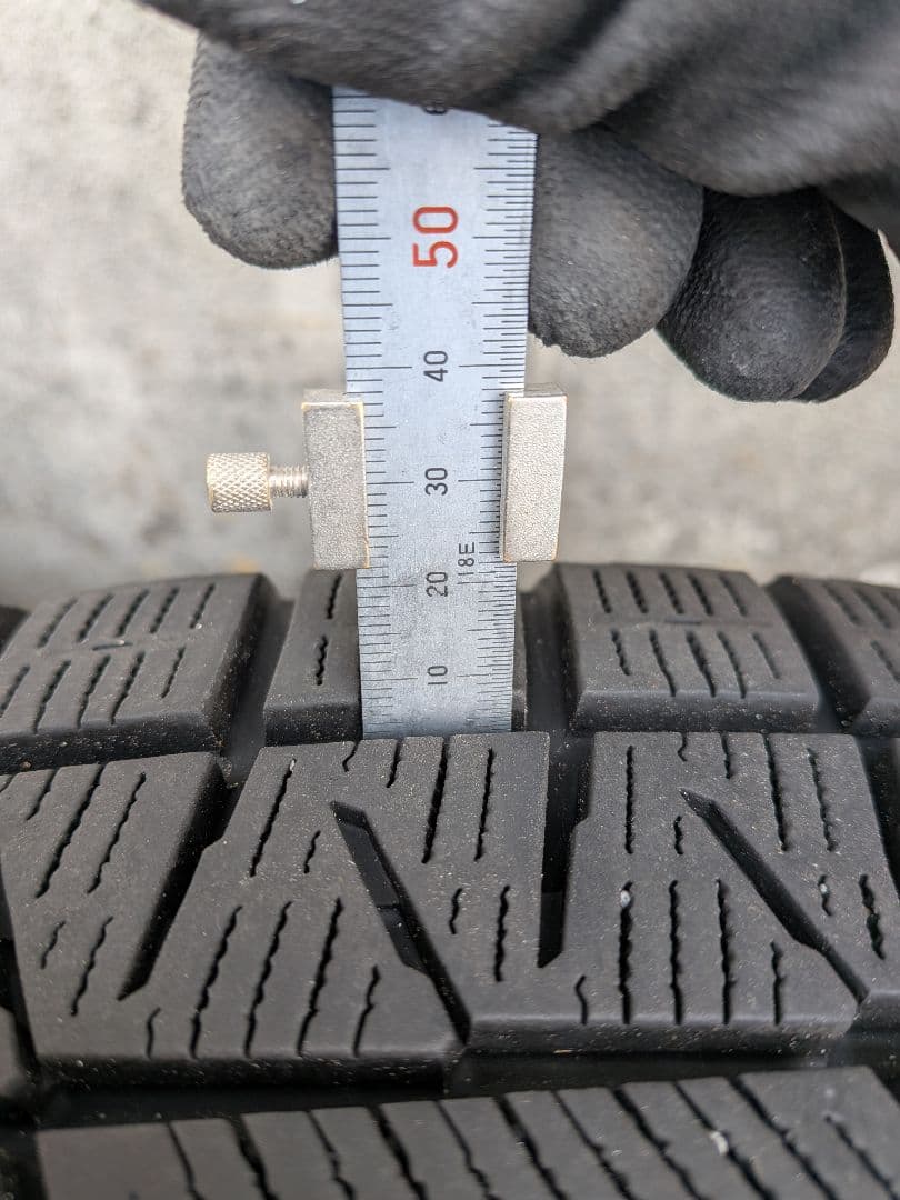 ウィッシュ　プリウス ヨコハマ アイスガード７　　スタッドレスタイヤ