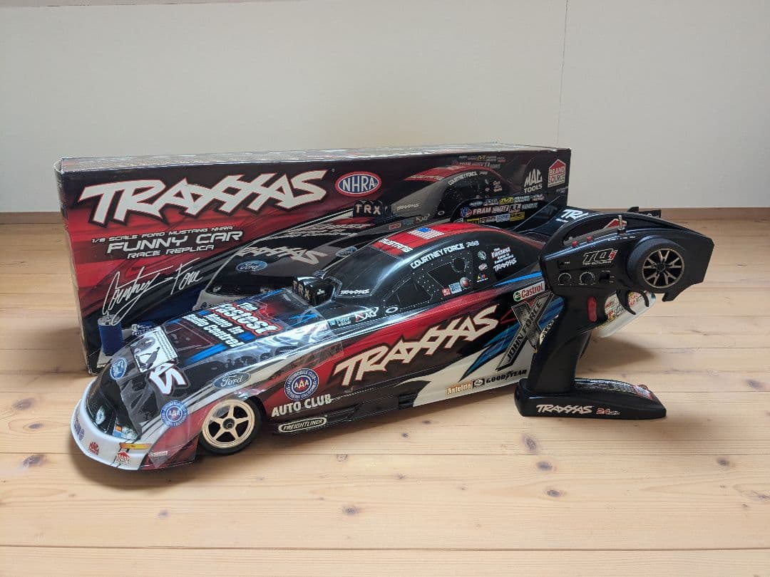 TRAXXAS Funny Car トラクサス　ファニーカー