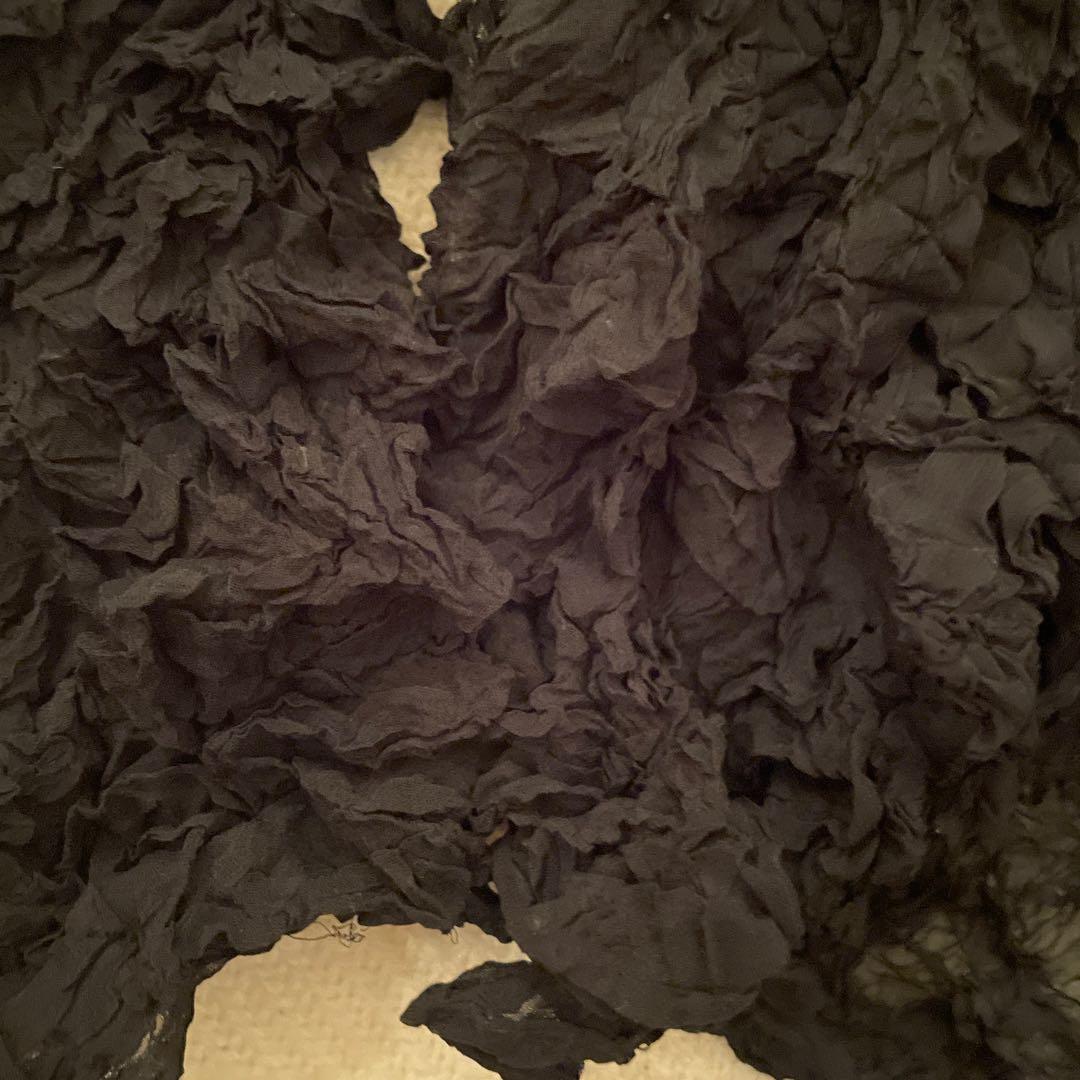 【美品】 イッセイミヤケ M長袖 トップス キーネックシワ加工 黒